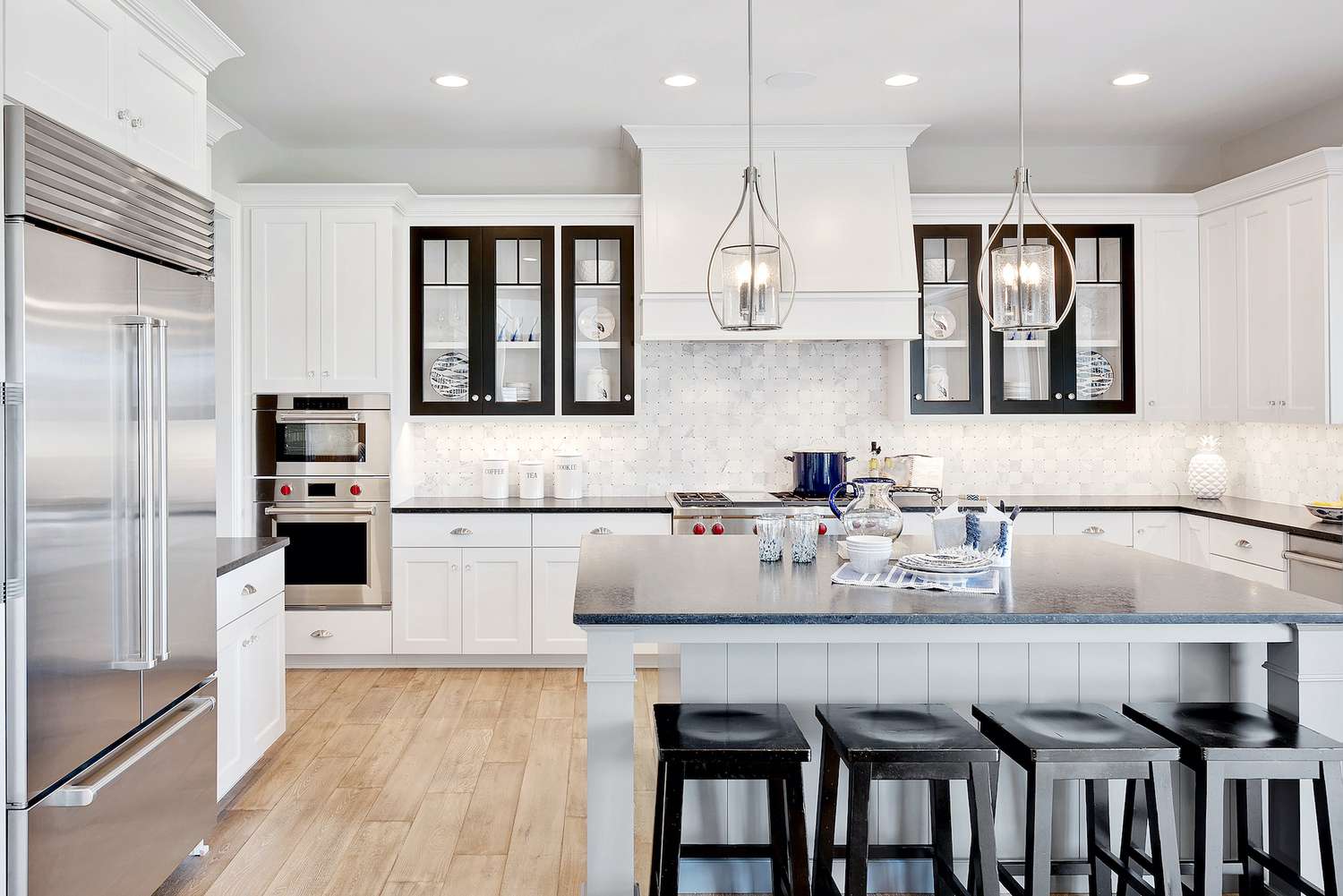 A Feast for the Eyes: Upgrading Your Kitchen on a Budget